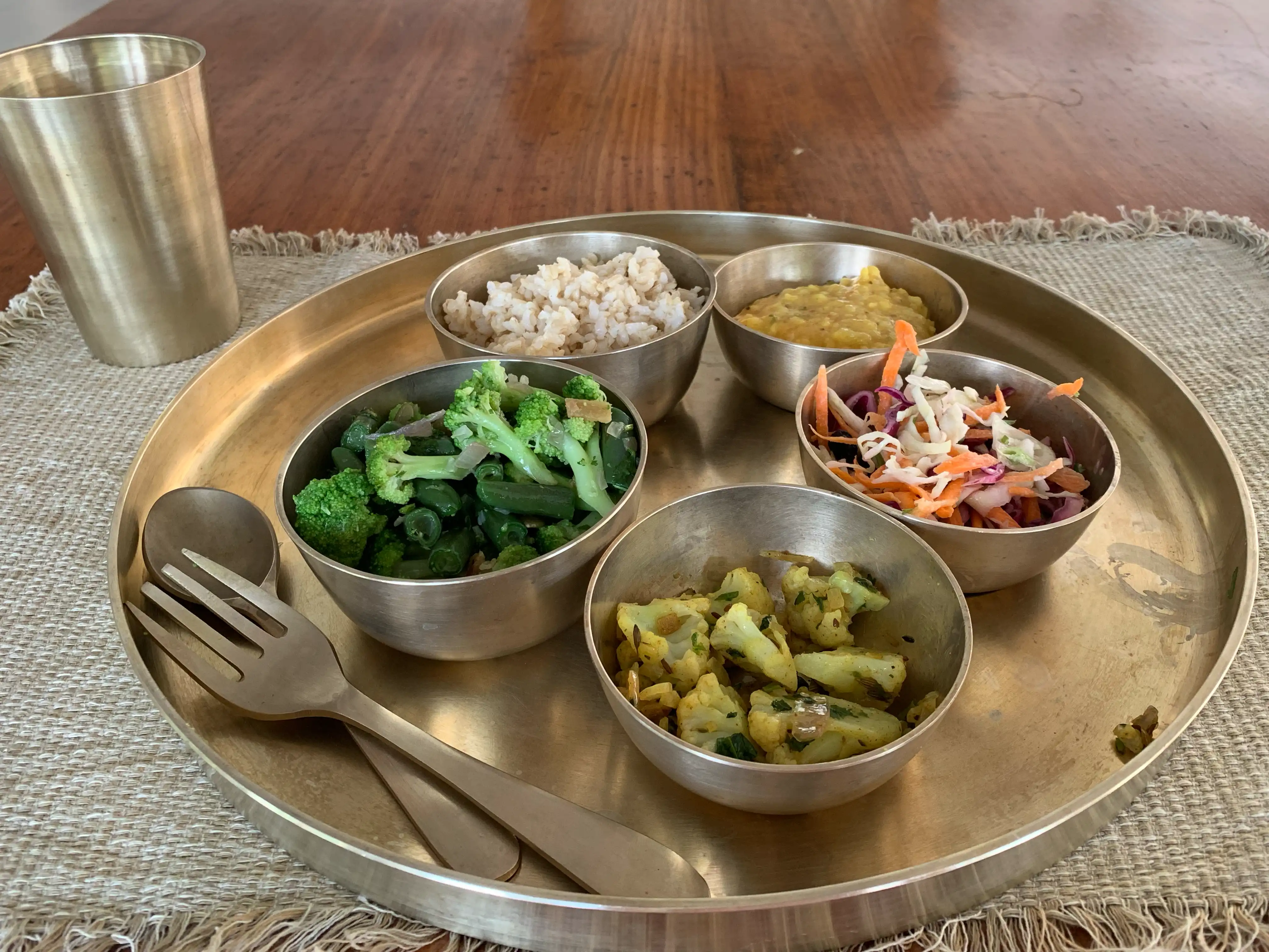 独自のワンネス・アーユルヴェーダ料理を提供